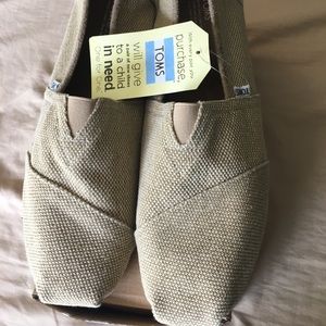 NWT: Toms Classics Tan Men’s Shoe Size 13